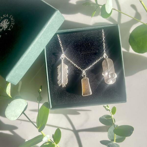 Collier aux empreintes de mimosa et verre de mer