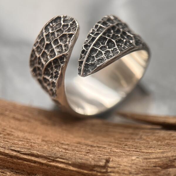 Bague L’Eclatante – Argent massif recyclé, empreinte végétale artisanale