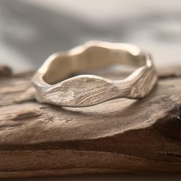Bague Écorce La résiliente – Argent massif recyclé