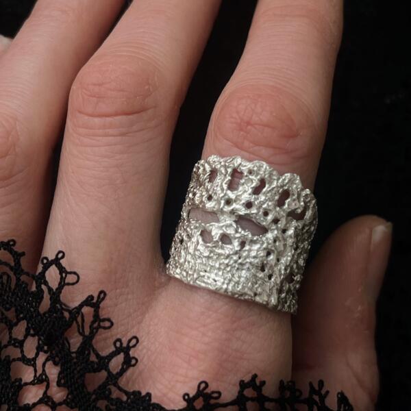 Bague L’Armure - Pièce unique en Argent massif recyclé