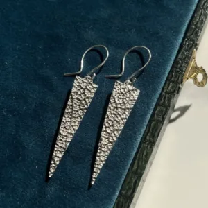 Boucles d’oreilles Feuille L’Absolue – Argent massif recyclé, empreinte végétale artisanale